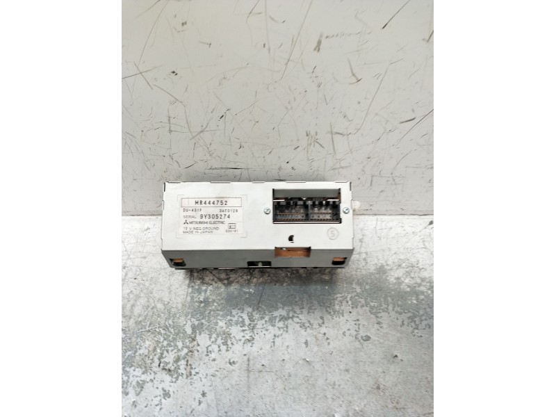 Recambio de pantalla multifuncion para mitsubishi montero io i (h6_w, h7_w) 1.8 gdi (h66w, h76w) referencia OEM IAM MR444752 9Y3