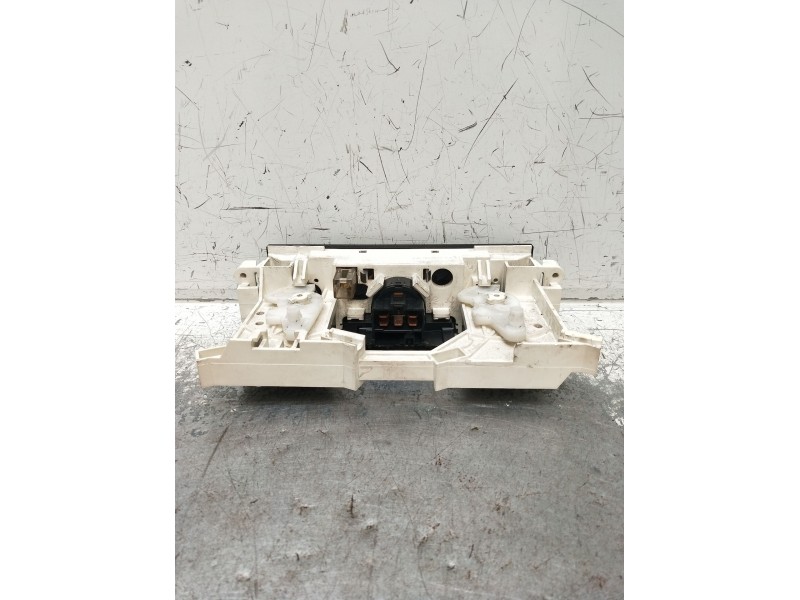 Recambio de mando calefaccion / aire acondicionado para mitsubishi montero io i (h6_w, h7_w) 1.8 gdi (h66w, h76w) referencia OEM