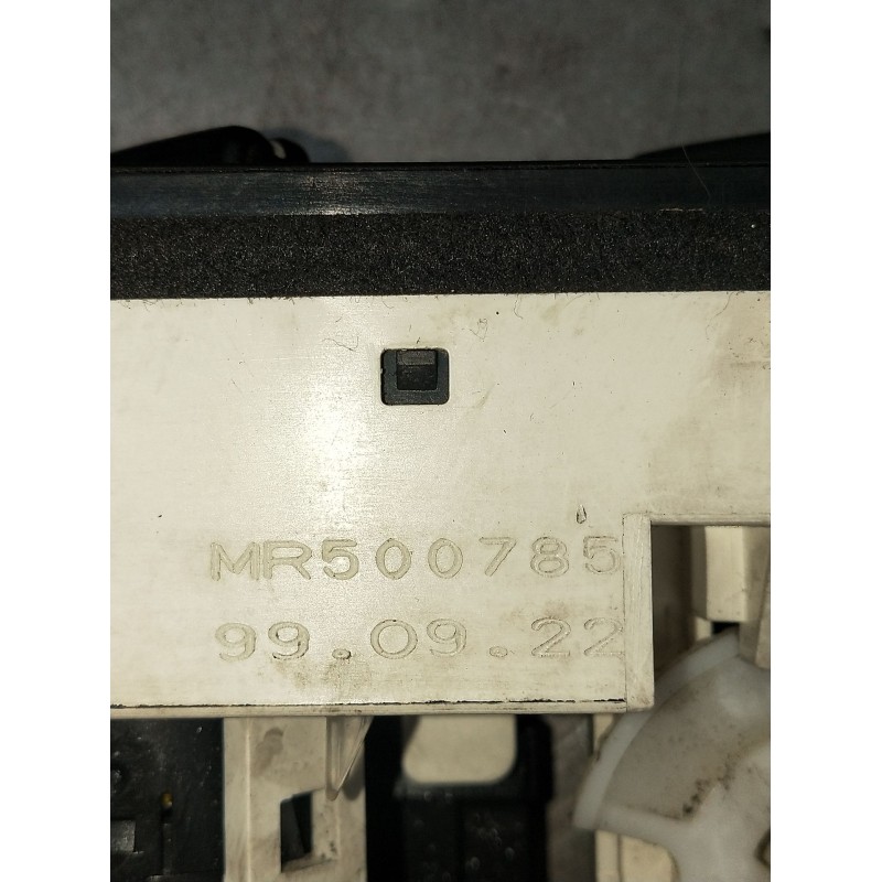 Recambio de mando calefaccion / aire acondicionado para mitsubishi montero io i (h6_w, h7_w) 1.8 gdi (h66w, h76w) referencia OEM