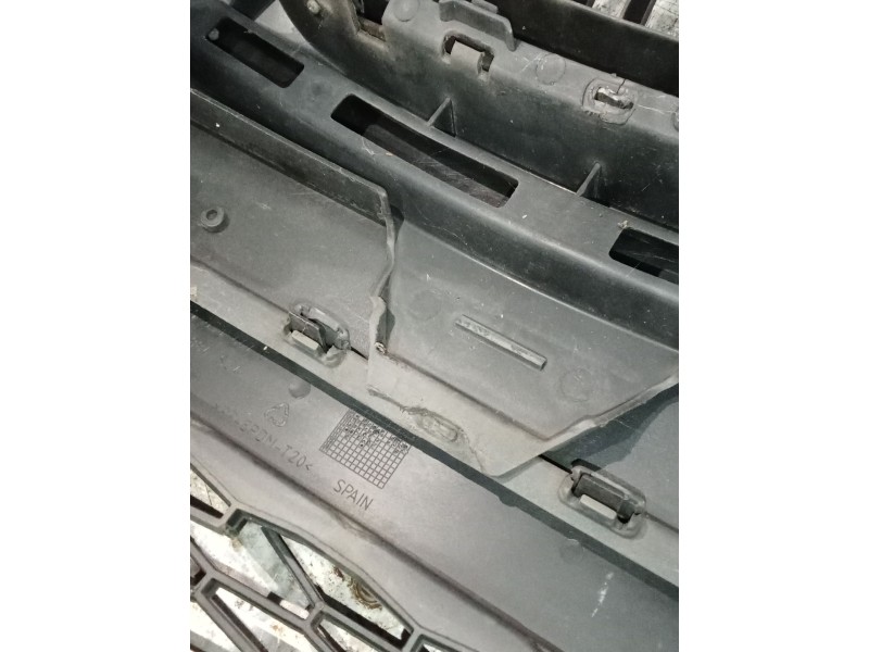 Recambio de paragolpes delantero para seat leon (1p1) 1.4 tsi referencia OEM IAM  OJO VER FOTOS 