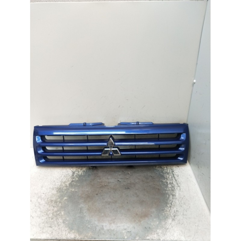 Recambio de rejilla delantera para mitsubishi montero io i (h6_w, h7_w) 1.8 gdi (h66w, h76w) referencia OEM IAM MMC2S45 MR339275
