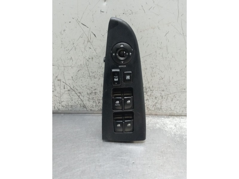 Recambio de mando elevalunas delantero izquierdo para hyundai elantra iii sedán (xd) 1.6 referencia OEM IAM 935702H0109P  