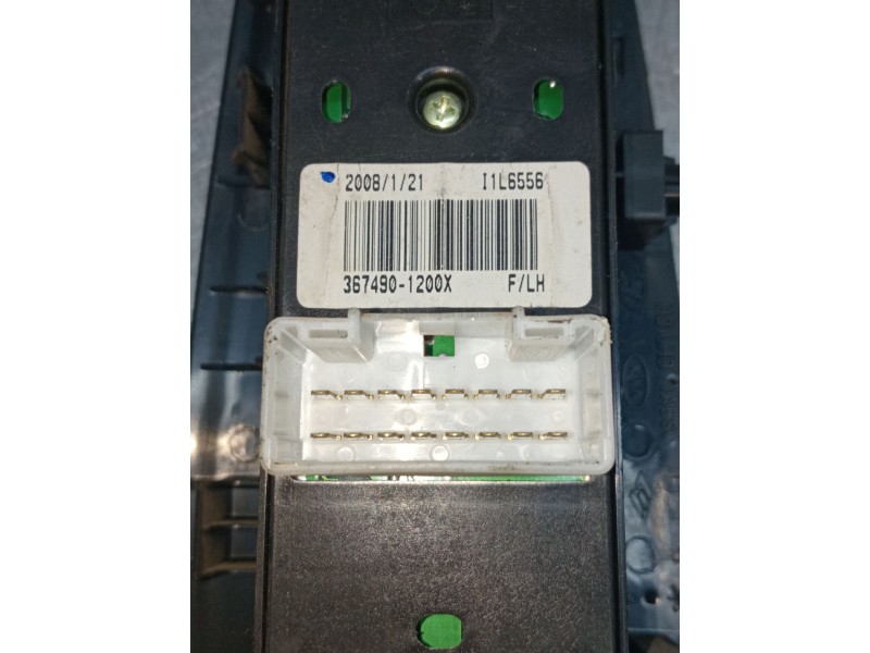 Recambio de mando elevalunas delantero izquierdo para hyundai elantra iii sedán (xd) 1.6 referencia OEM IAM 935702H0109P  