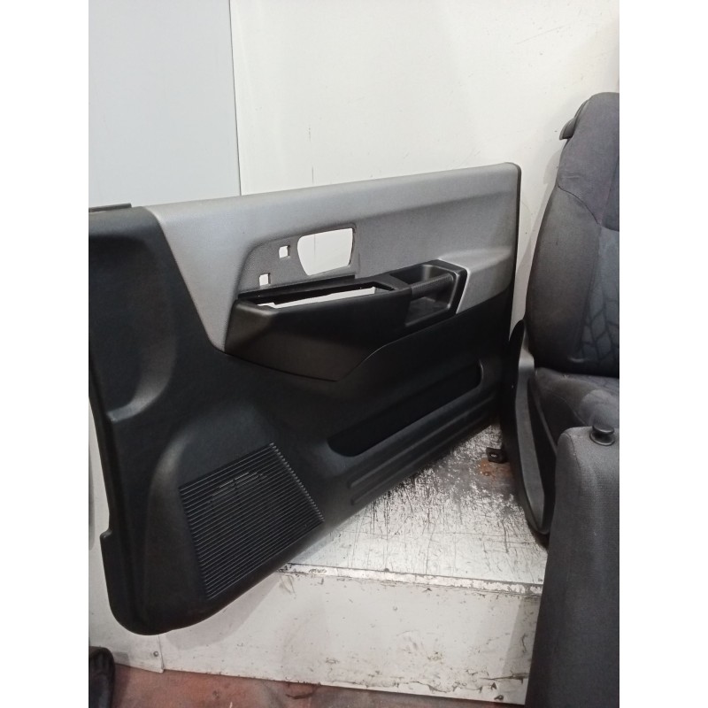 Recambio de juego asientos completo para mitsubishi montero io i (h6_w, h7_w) 1.8 gdi (h66w, h76w) referencia OEM IAM VER FOTOS 