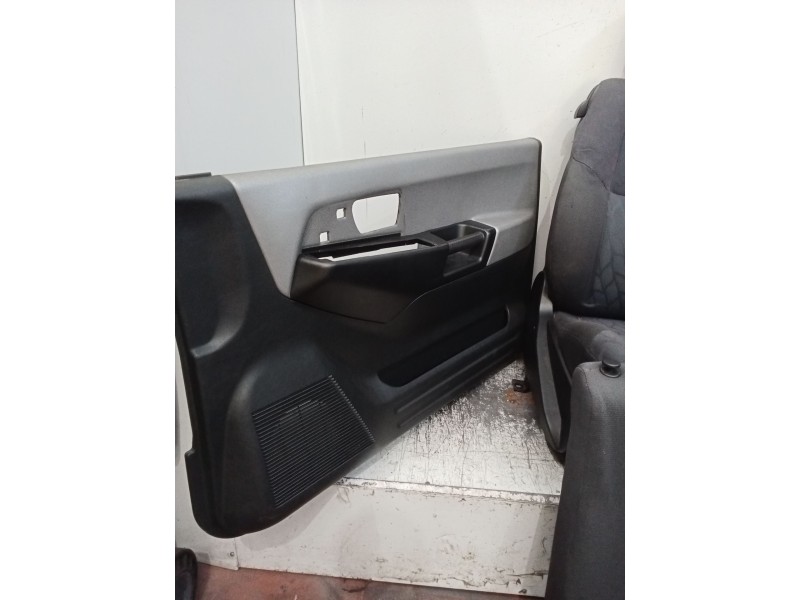 Recambio de juego asientos completo para mitsubishi montero io i (h6_w, h7_w) 1.8 gdi (h66w, h76w) referencia OEM IAM VER FOTOS 