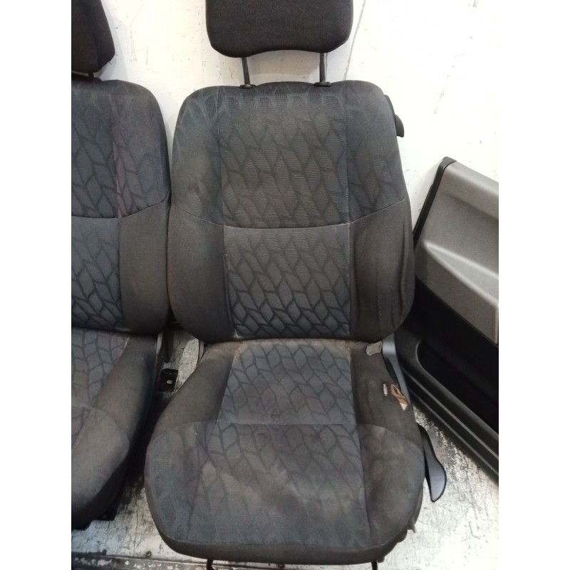 Recambio de juego asientos completo para mitsubishi montero io i (h6_w, h7_w) 1.8 gdi (h66w, h76w) referencia OEM IAM VER FOTOS 