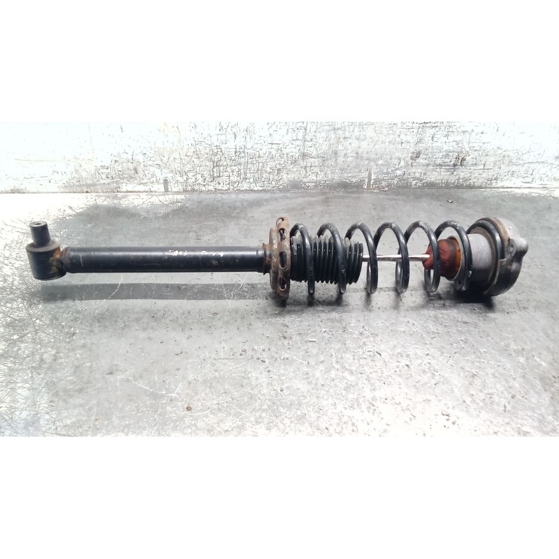 Recambio de amortiguador trasero derecho para audi a4 b5 (8d2) 1.9 tdi referencia OEM IAM 8D5515031  