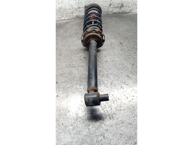 Recambio de amortiguador trasero derecho para audi a4 b5 (8d2) 1.9 tdi referencia OEM IAM 8D5515031  