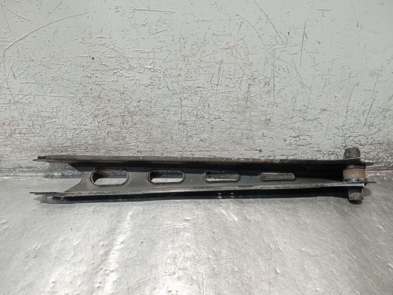 Recambio de brazo suspension inferior trasero izquierdo para saab 9-5 (ys3e) 2.3 turbo referencia OEM IAM   
