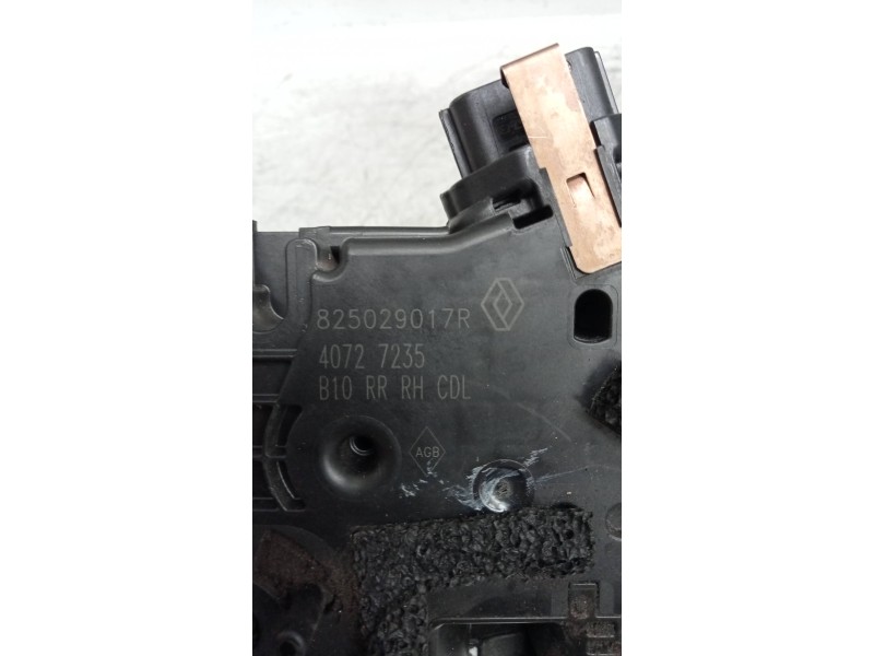 Recambio de motor cierre centralizado trasero derecho para renault zoe entry referencia OEM IAM 825029017R  