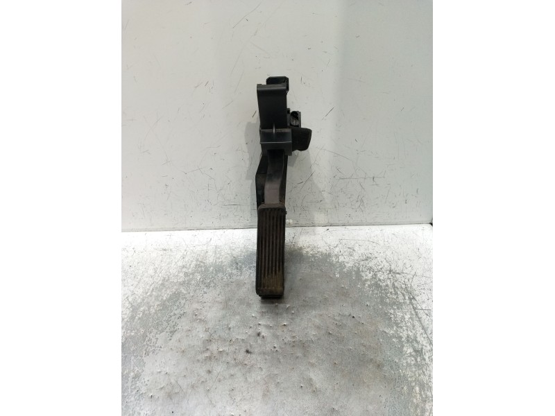 Recambio de potenciometro pedal para mercedes-benz clase c (w203) c 220 cdi (203.006) referencia OEM IAM A2033000104  