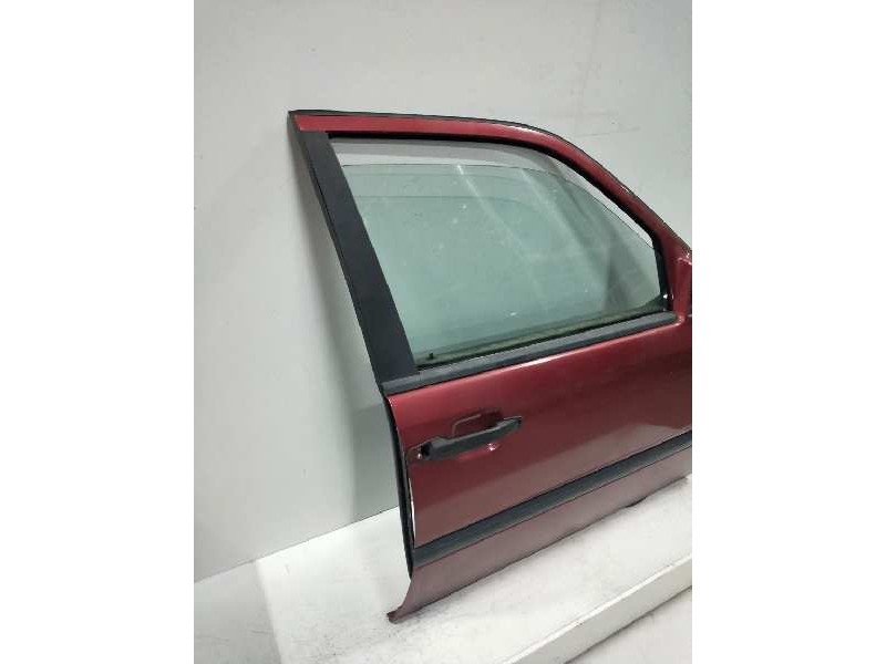 Recambio de puerta delantera derecha para mercedes clase c (w202) berlina 2.2 cat referencia OEM IAM   