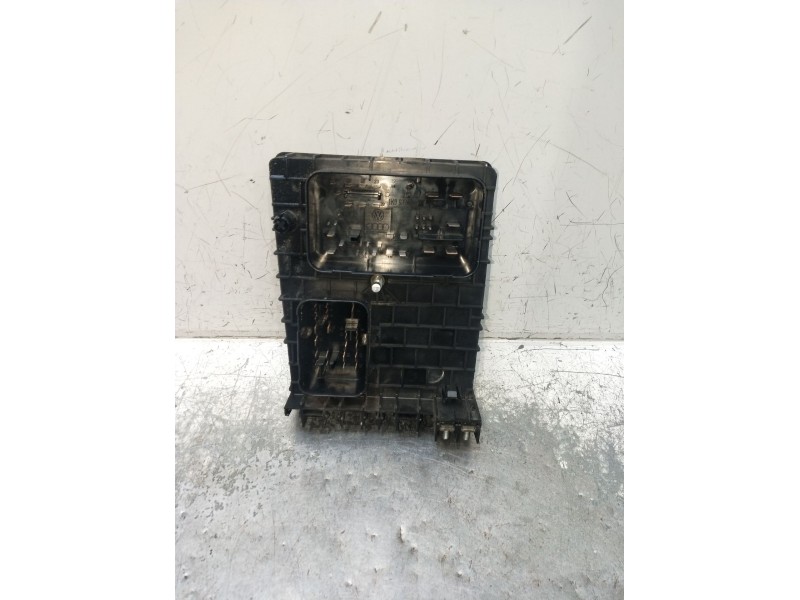 Recambio de caja reles / fusibles para skoda octavia ii (1z3) 1.9 tdi referencia OEM IAM 0521192920E  