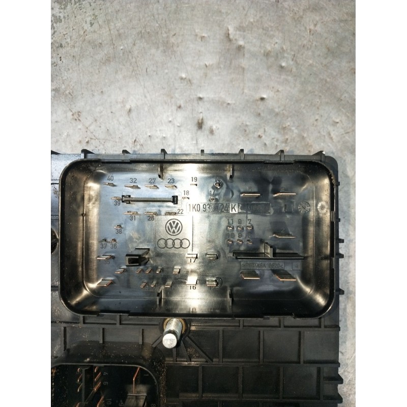 Recambio de caja reles / fusibles para skoda octavia ii (1z3) 1.9 tdi referencia OEM IAM 0521192920E  