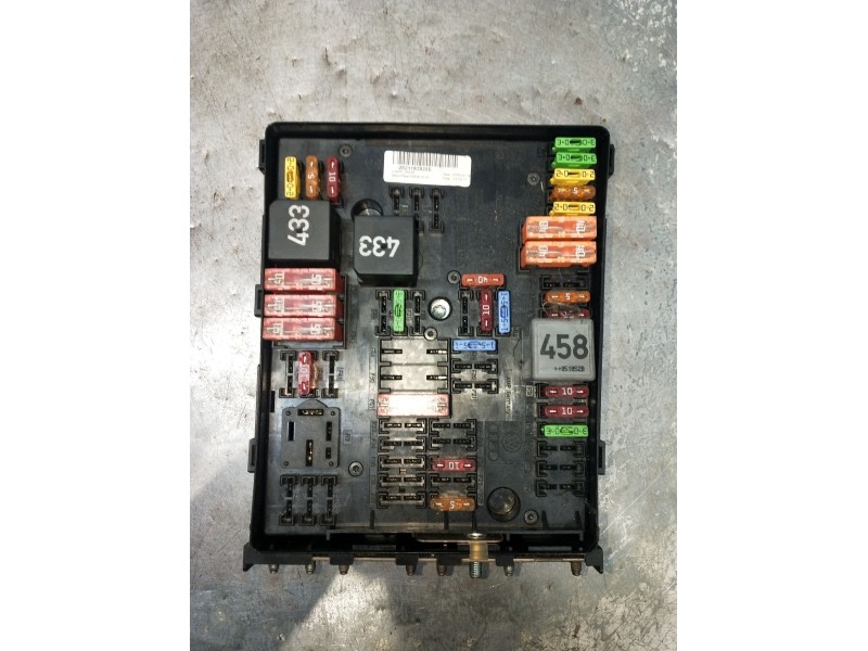 Recambio de caja reles / fusibles para skoda octavia ii (1z3) 1.9 tdi referencia OEM IAM 0521192920E  