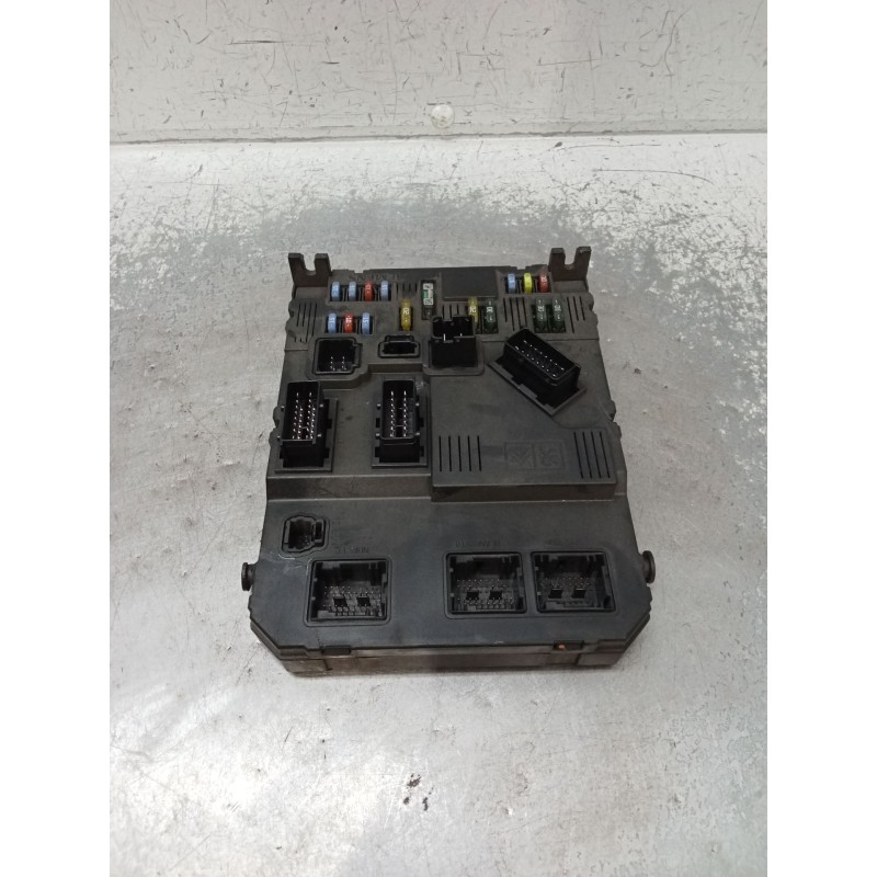 Recambio de caja reles / fusibles para peugeot 407 sw (6e_, 6d_) 2.0 hdi 135 referencia OEM IAM 9655708380 BSIS0200 S120104700L