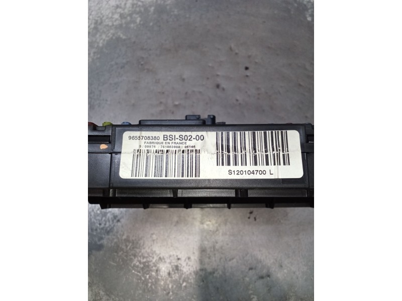 Recambio de caja reles / fusibles para peugeot 407 sw (6e_, 6d_) 2.0 hdi 135 referencia OEM IAM 9655708380 BSIS0200 S120104700L