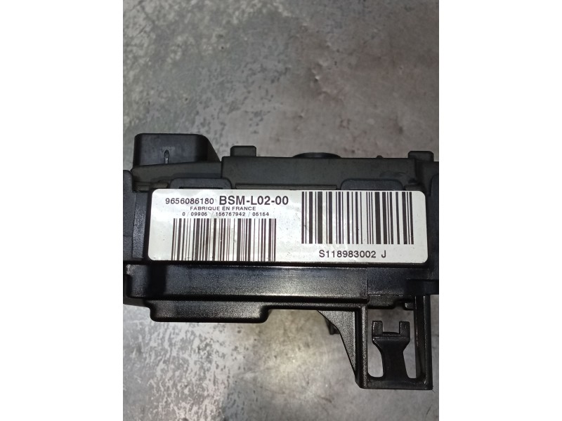 Recambio de caja reles / fusibles para peugeot 407 sw (6e_, 6d_) 2.0 hdi 135 referencia OEM IAM 9656086180 S118983002J 