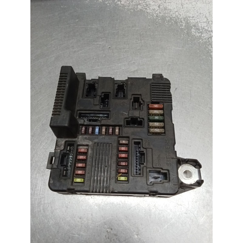 Recambio de caja reles / fusibles para renault grand scénic ii (jm0/1_) 1.9 dci (jm0g, jm12, jm1g, jm2c) referencia OEM IAM 8200