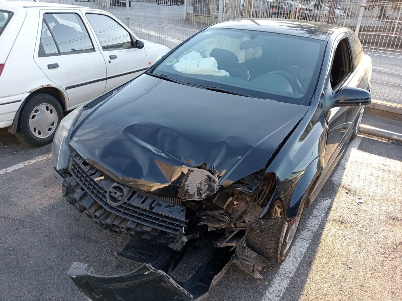 opel astra h gtc (a04) del año 2009