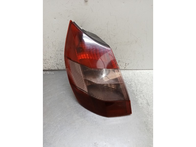 Recambio de piloto trasero izquierdo para renault grand scénic ii (jm0/1_) 1.9 dci (jm0g, jm12, jm1g, jm2c) referencia OEM IAM 2