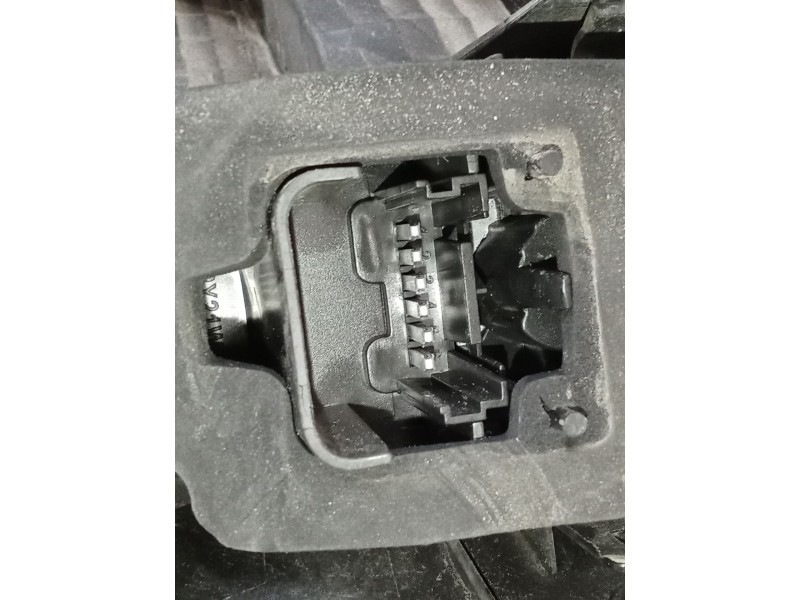 Recambio de piloto trasero izquierdo para renault grand scénic ii (jm0/1_) 1.9 dci (jm0g, jm12, jm1g, jm2c) referencia OEM IAM 2