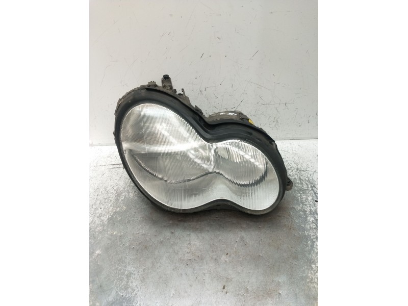 Recambio de faro derecho para mercedes-benz clase c t-model (s203) c 270 cdi (203.216) referencia OEM IAM A2038200261  