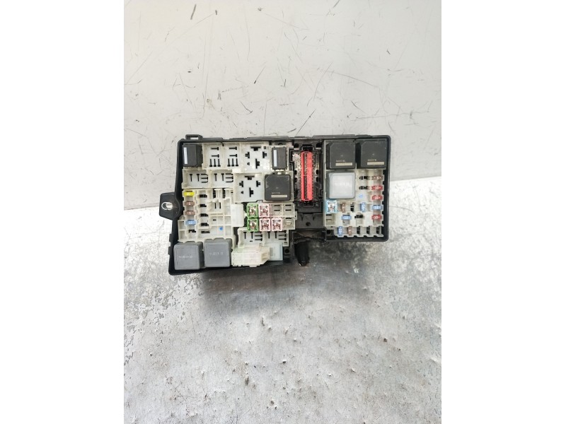 Recambio de caja reles / fusibles para ford focus iii 1.5 tdci referencia OEM IAM F1FT14K733HHC  