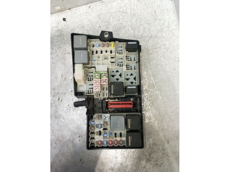 Recambio de caja reles / fusibles para ford focus iii 1.5 tdci referencia OEM IAM F1FT14K733HHC  