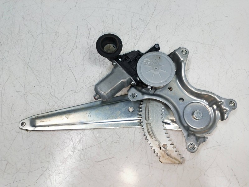 Recambio de elevalunas trasero derecho para toyota rav 4 advance hybrid referencia OEM IAM 6980342050  5P