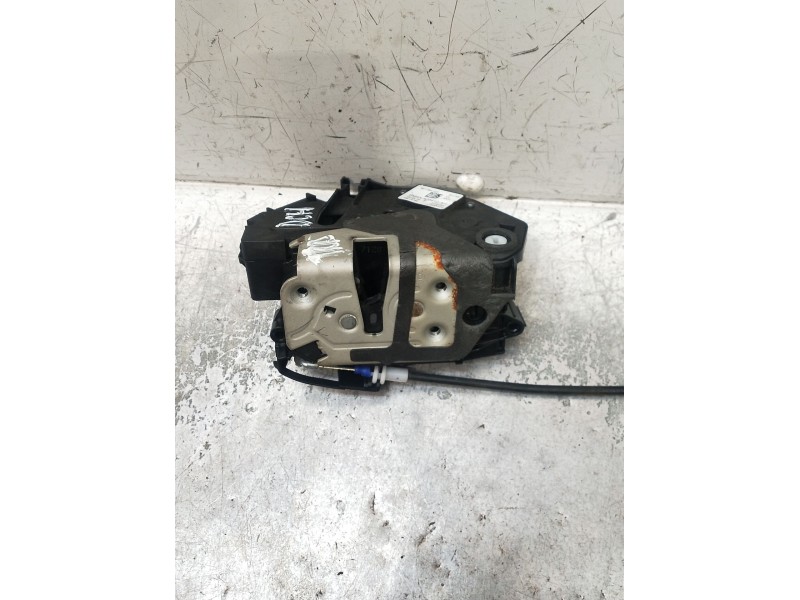 Recambio de motor cierre centralizado trasero derecho para ford focus iii 1.5 tdci referencia OEM IAM 921764107 BM5AA26412AH 5P