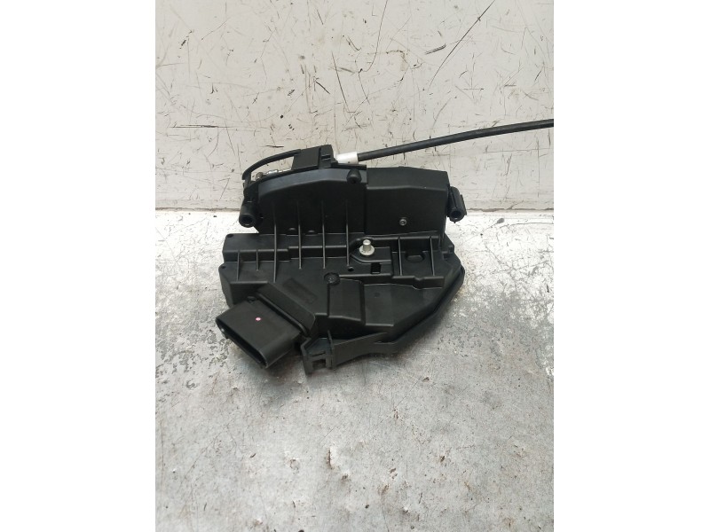 Recambio de motor cierre centralizado trasero derecho para ford focus iii 1.5 tdci referencia OEM IAM 921764107 BM5AA26412AH 5P