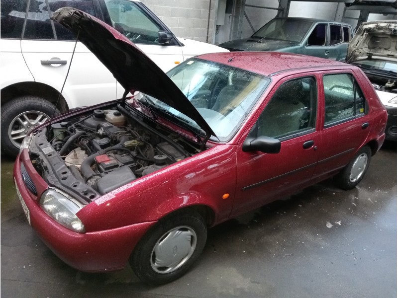 ford fiesta berlina del año 1997