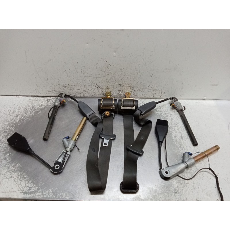 Recambio de juego cinturones delantero para renault grand scénic ii (jm0/1_) 1.9 dci (jm0g, jm12, jm1g, jm2c) referencia OEM IAM