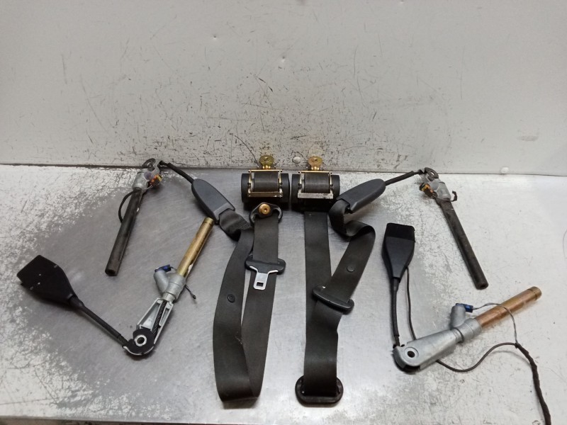 Recambio de juego cinturones delantero para renault grand scénic ii (jm0/1_) 1.9 dci (jm0g, jm12, jm1g, jm2c) referencia OEM IAM