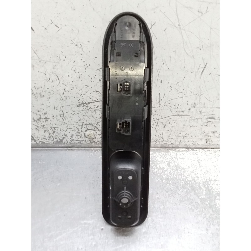 Recambio de mando elevalunas delantero izquierdo para peugeot 407 sw (6e_, 6d_) 2.0 hdi 135 referencia OEM IAM 96468704XT 5P 532