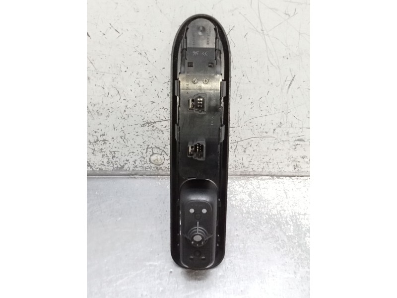 Recambio de mando elevalunas delantero izquierdo para peugeot 407 sw (6e_, 6d_) 2.0 hdi 135 referencia OEM IAM 96468704XT 5P 532