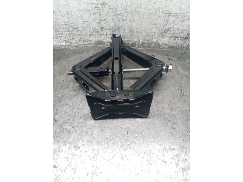 Recambio de gato para ford puma (j2k, cf7) 1.0 ecoboost mhev referencia OEM IAM L1TC17080AB  