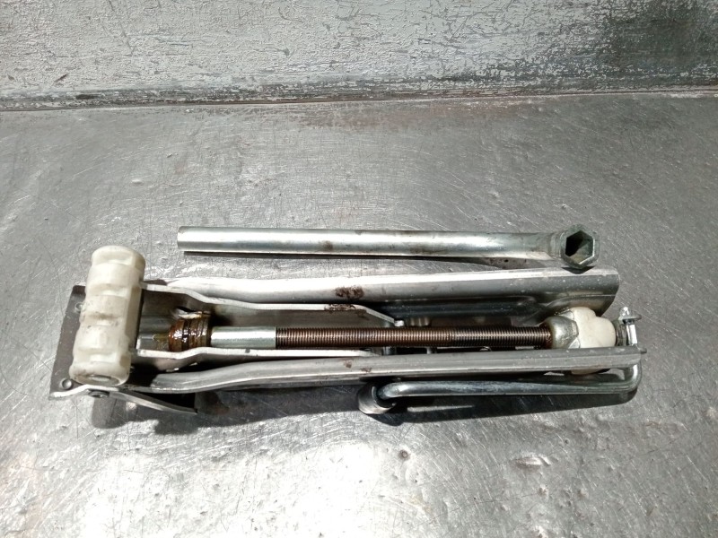 Recambio de gato para audi a6 c6 (4f2) 3.0 tdi quattro referencia OEM IAM 4F0011031  