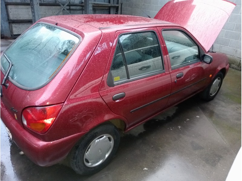 ford fiesta berlina del año 1997
