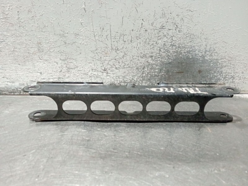 Recambio de brazo suspension inferior trasero izquierdo para bmw 3 touring (e91) 320 d referencia OEM IAM 6763477 03103532 