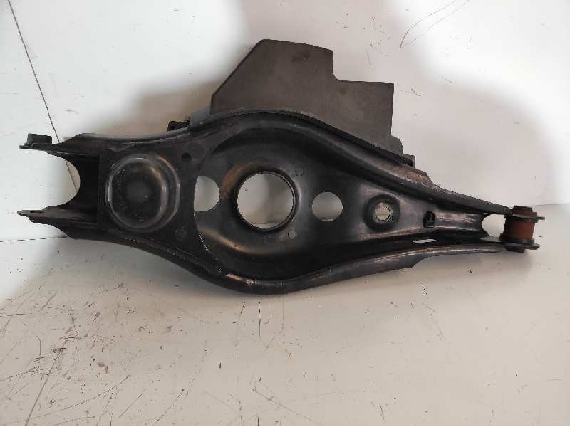 Recambio de brazo suspension inferior trasero izquierdo para toyota rav 4 advance hybrid referencia OEM IAM   4879042020