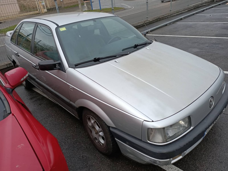 volkswagen passat berlina (312) del año 1988