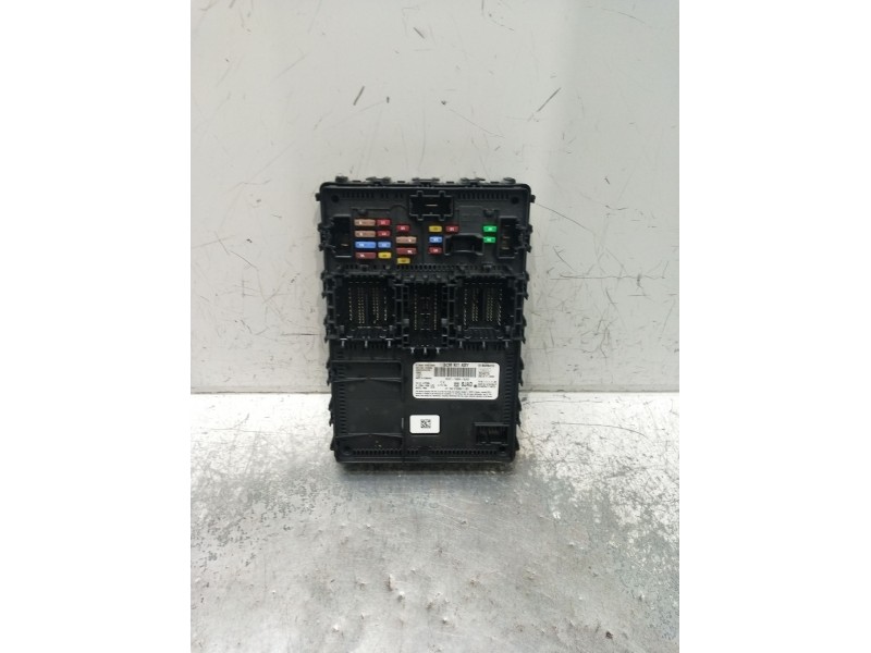 Recambio de caja reles / fusibles para ford puma (j2k, cf7) 1.0 ecoboost mhev referencia OEM IAM RU5T15604BJAD 20240725 F005V045