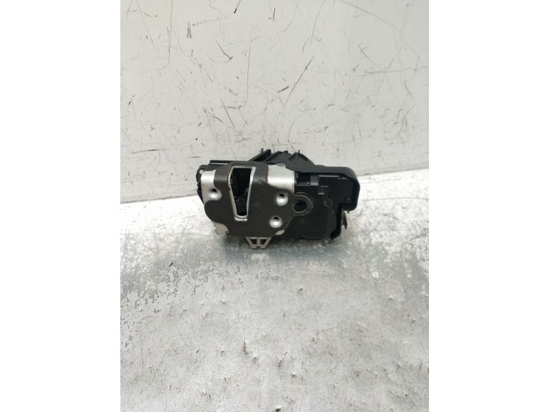 Recambio de motor cierre centralizado delantero derecho para ford puma (j2k, cf7) 1.0 ecoboost mhev referencia OEM IAM H1BAA2181