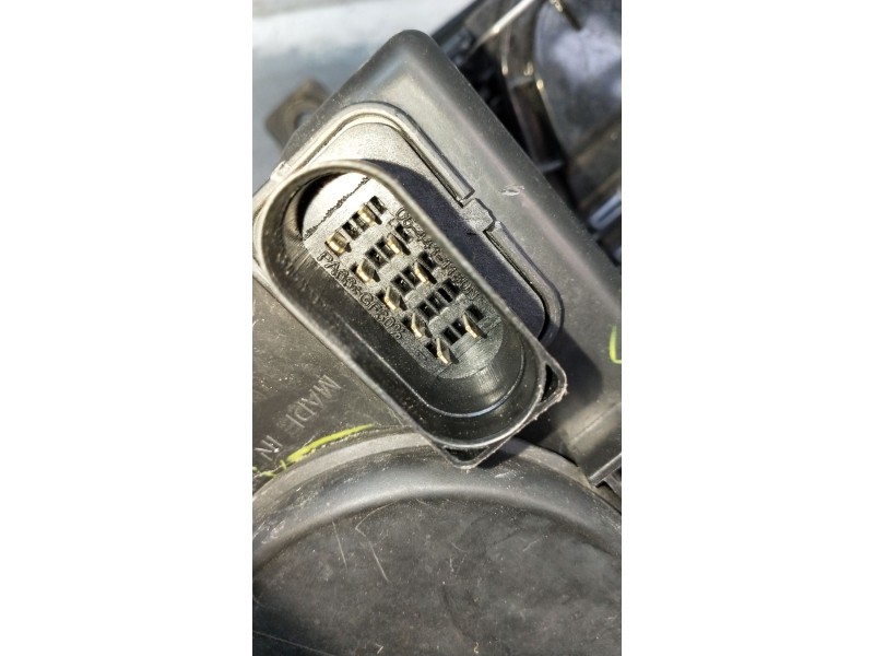 Recambio de faro derecho para seat leon (1p1) 1.4 tsi referencia OEM IAM   