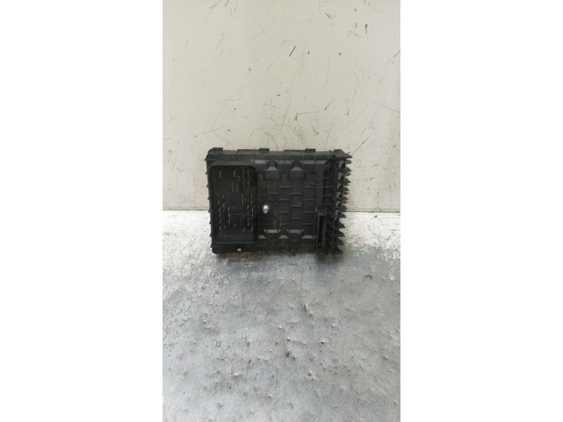 Recambio de caja reles / fusibles para seat leon (1p1) 1.4 tsi referencia OEM IAM 6318340505  