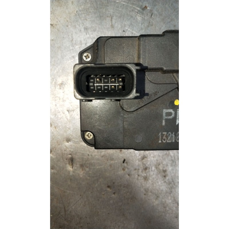 Recambio de motor cierre centralizado trasero derecho para opel zafira / zafira family b (a05) 1.9 cdti (m75) referencia OEM IAM