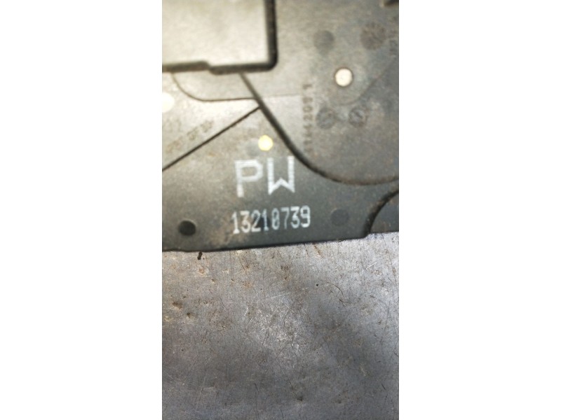 Recambio de motor cierre centralizado trasero derecho para opel zafira / zafira family b (a05) 1.9 cdti (m75) referencia OEM IAM