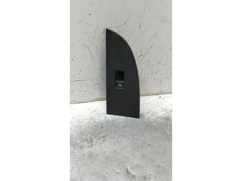Recambio de mando elevalunas delantero derecho para seat leon (1p1) 1.4 tsi referencia OEM IAM 1P1867172 156023102 